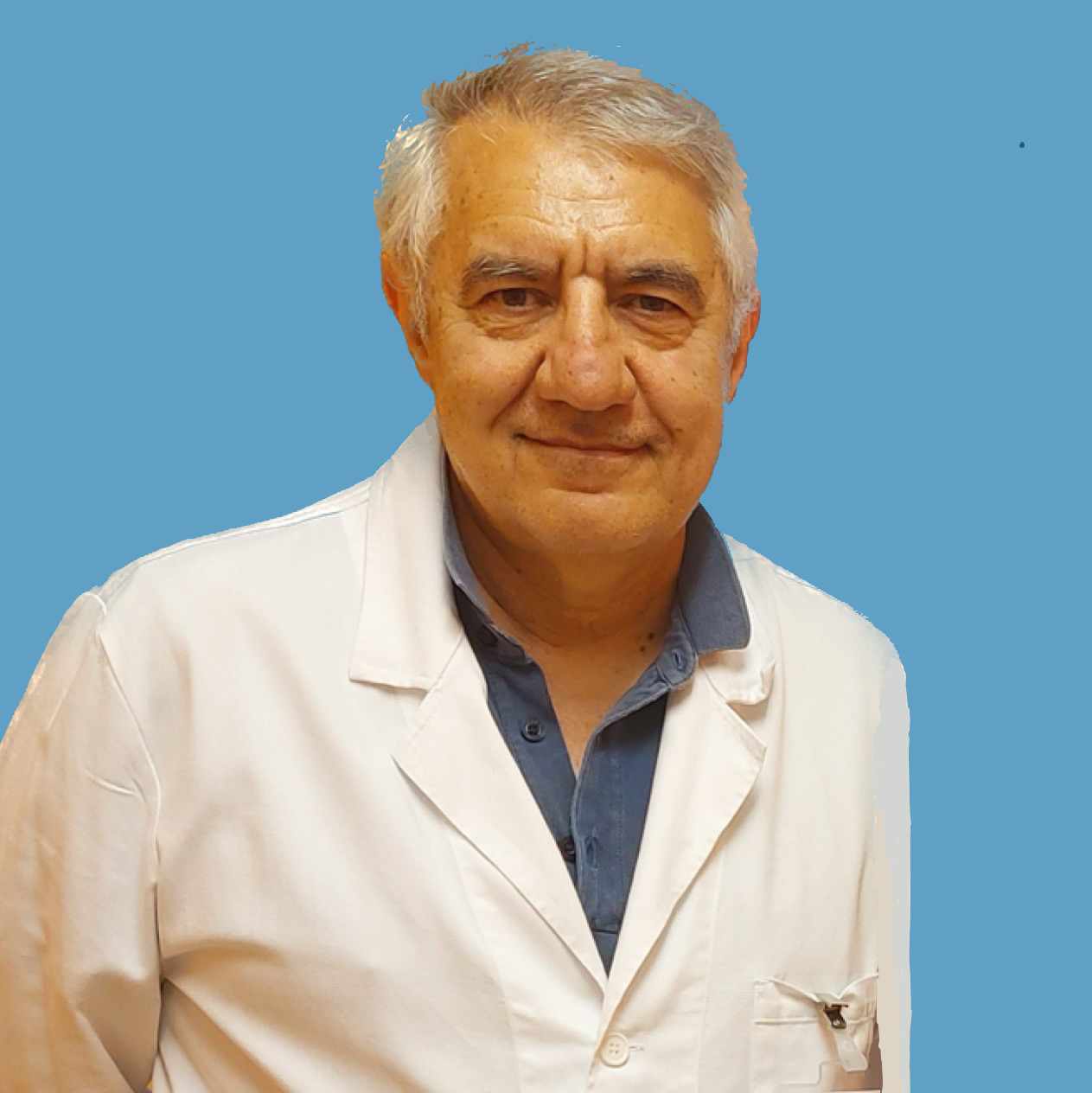 Dottor leonardo Capuano internista ecografie pneumologo foto inacqua blu